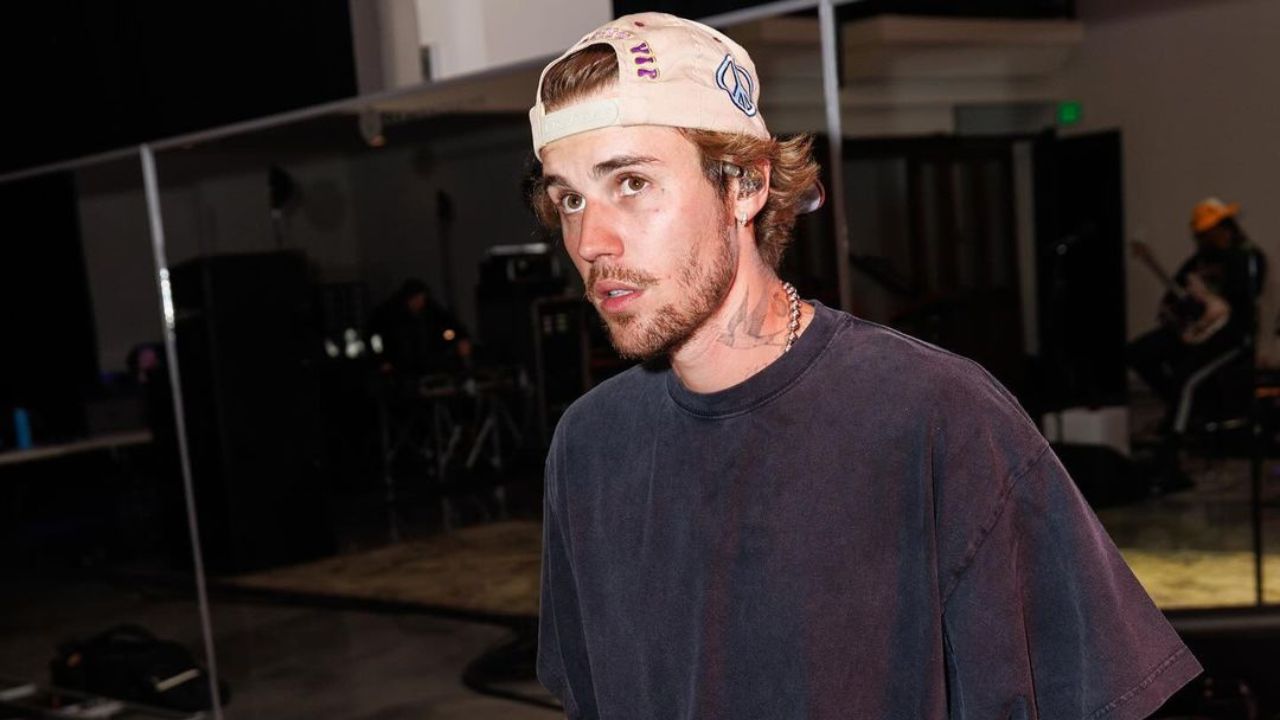 «Μόνο ο Ιησούς με κρατά»: Ο Justin Bieber σπάει τη σιωπή για τα τραύματα, τον θυμό και τη μάχη με τον εαυτό του