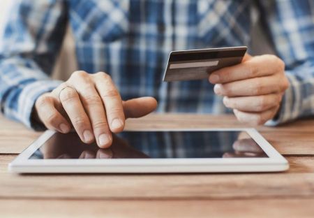 Λιανεμπόριο : Θα επιδοτείται η δημιουργία e-shop καταστημάτων
