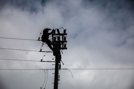 «Μήδεια» : Χωρίς ρεύμα παραμένουν 7.000 νοικοκυριά στην Αττική – Πού εντοπίζονται προβλήματα
