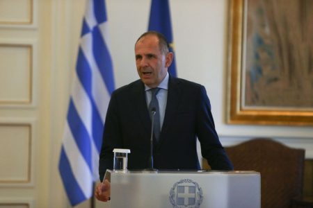 Ο ΥΠΕΞ Γιώργος Γεραπετρίτης απαντά σε Σαμαρά – Καραμανλή – Συνέντευξη στο Mega