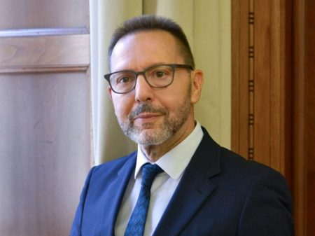 Οι προτάσεις Στουρνάρα στις τράπεζες για κέρδη ακόμα και με χαμηλά επιτόκια