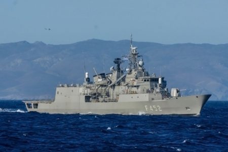 Φρεγάτα Ύδρα: Κατέρριψε drone με πυροβόλο στον Κόλπο του Άντεν
