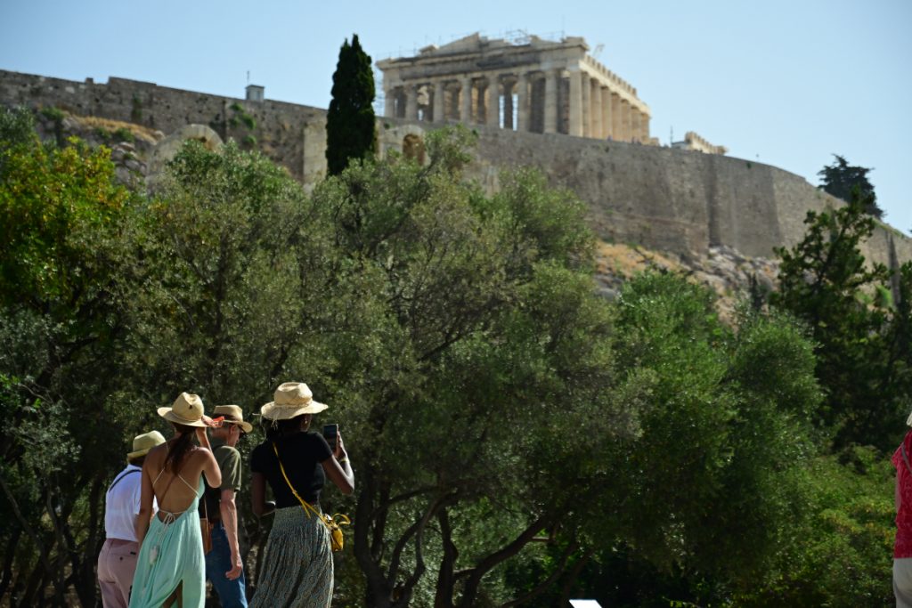 Μενδώνη για ανελκυστήρα Ακρόπολης: Είναι σχεδιασμένος για 200 δρομολόγια