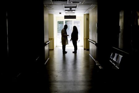 Αιγάλεω: Ληστές έστειλαν στο νοσοκομείο ιδιοκτήτη ψητοπωλείου