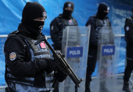 Νέο κύμα συλλήψεων στην Τουρκία: 56 στρατιωτικοί υπό κράτηση για διασυνδέσεις με το κίνημα Γκιουλέν