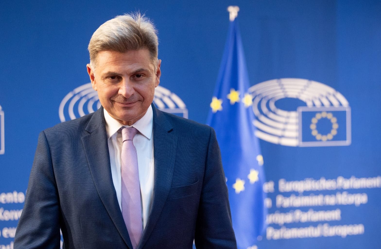 Φαραντούρης: Τι σημαίνει η υπερψήφιση της έκθεσης για τη Βιώσιμη Ανάπτυξη