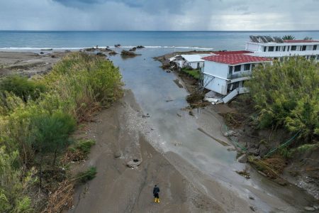 Κακοκαιρία Ρόδος – Σύμη: Κλειστά την Τρίτη σχολεία και παιδικοί σταθμοί