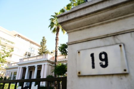 Ανασχηματισμός τέλος, τα κεφάλια μέσα