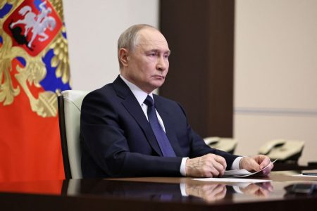 Πούτιν: Κήρυξε τριήμερη εκεχειρία στην Ουκρανία