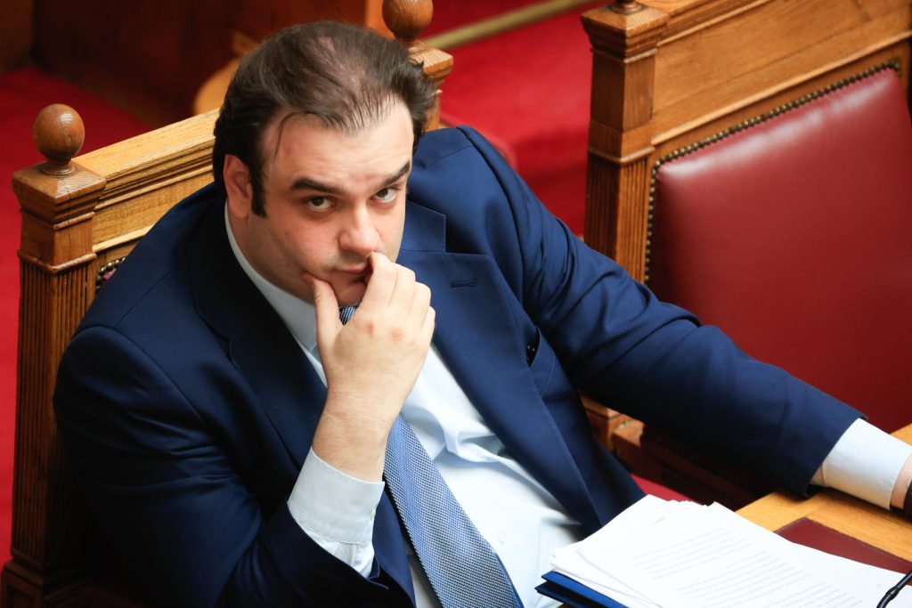 Επιδόματα αντί μειώσεων φόρων