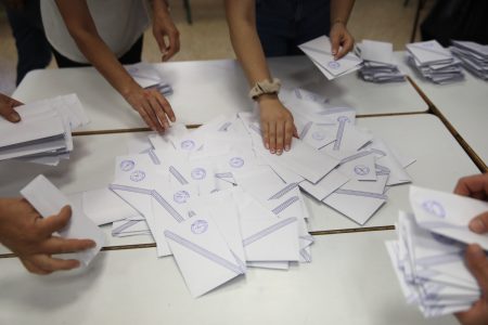Δημοσκόπηση Interview: Ανοδος για τη ΝΔ – Δεύτερο το ΠαΣοΚ,  4η η Κωνσταντοπούλου