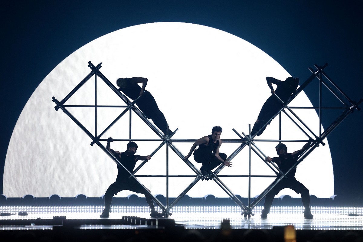 Eurovision 2025: Δεν πέρασε στον τελικό η Κύπρος – Η Σάττι τραγούδησε Σελίν Ντιόν