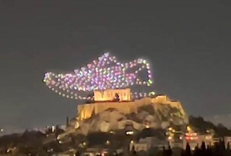 Drone show στην Ακρόπολη: Μήνυση ετοιμάζει το υπ. Πολιτισμού – Αιχμές από ΠαΣοΚ και ΣΥΡΙΖΑ