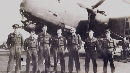 Τζορτζ Νταν, ο βετεράνος πιλότος της RAF της γενιάς του ’40 – Πώς επιβίωσε από 44 επικίνδυνες αποστολές