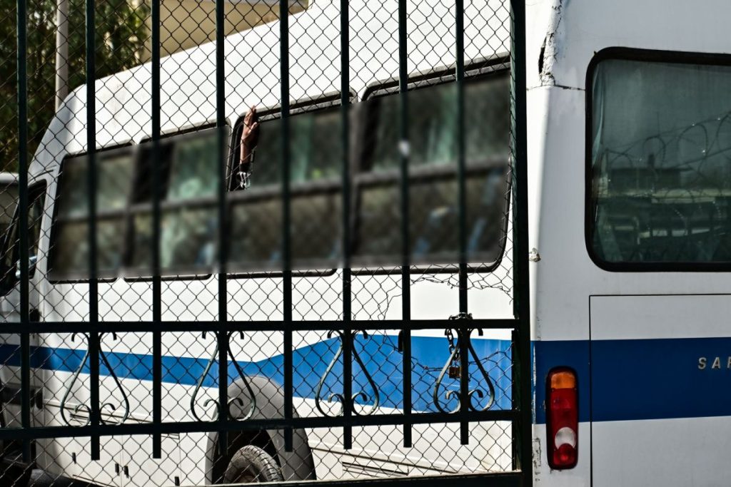 Νομική: Ελεύθεροι με περιοριστικούς όρους οι κατηγορούμενοι
