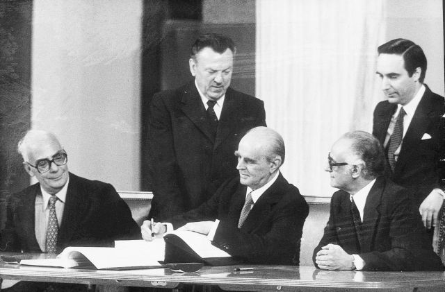 Ο Κωνσταντίνος Καραμανλής και η είσοδος της Ελλάδας στην ΕΟΚ