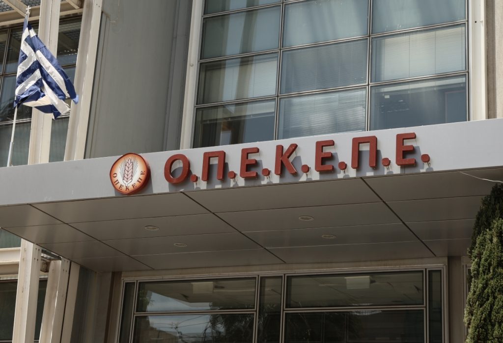 Καραμέρος για ΟΠΕΚΕΠΕ: Να πάψουν να κρύβονται οι γαλάζιοι υπουργοί