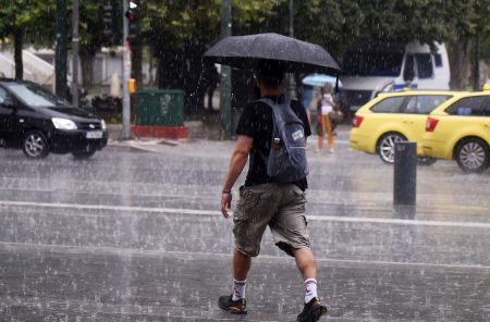 Καιρός – Εκτακτο δελτίο ΕΜΥ: Καταιγίδες, μπουρίνια σε λίγες ώρες, εν μέσω καύσωνα