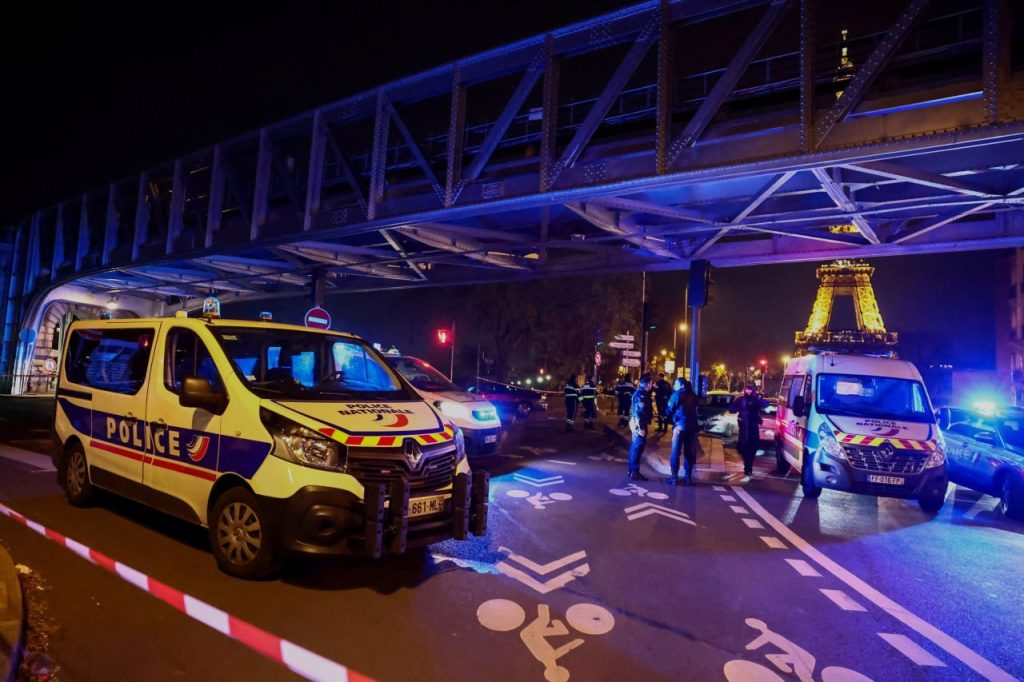 Γαλλία: Τουλάχιστον έξι τραυματίες από πυροβολισμούς σε πλατεία της Νιμ